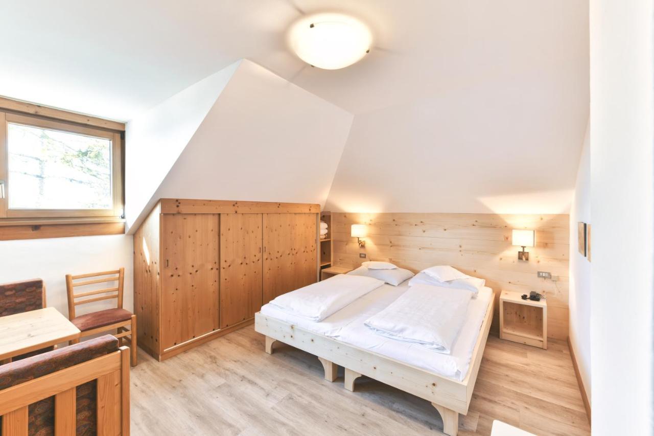 Hotel Gasthof Stern โนวาโปเนนเต ภายนอก รูปภาพ