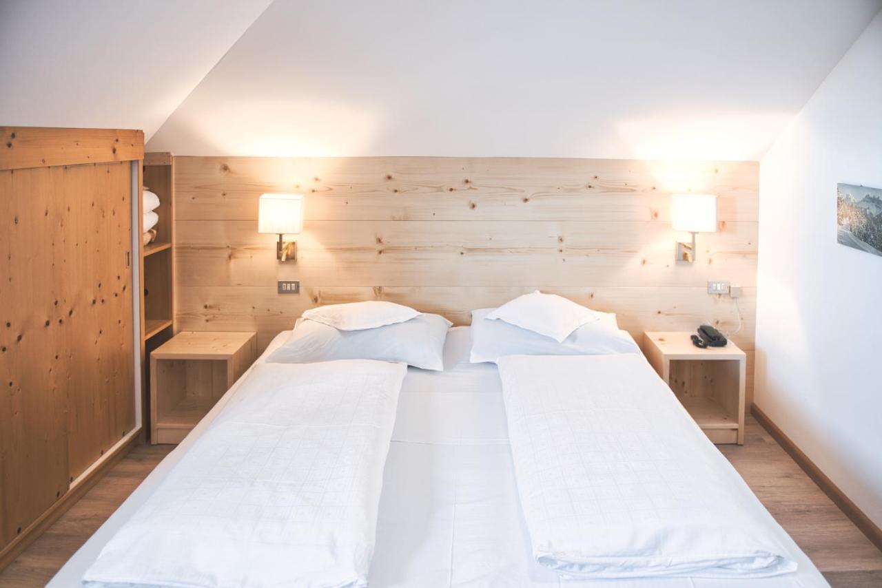 Hotel Gasthof Stern โนวาโปเนนเต ภายนอก รูปภาพ